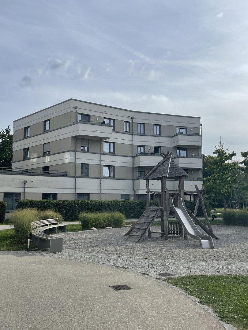 Prenájom bytu 4-izbový 97 m², Colmdorfstr.13, München, Bavorsko Prenájom bytu 4-izbový 97 m², Colmdorfstr.13, München, Bavorsko