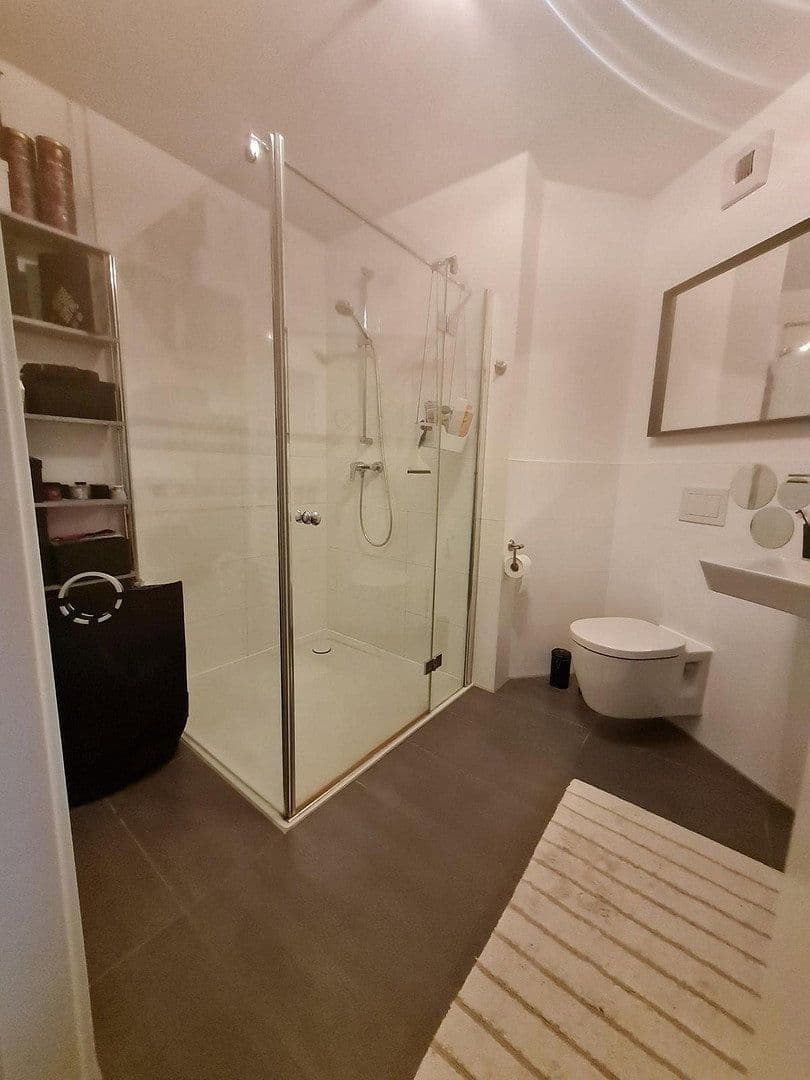 Prenájom bytu 4-izbový 97 m², Colmdorfstr.13, München, Bavorsko Prenájom bytu 4-izbový 97 m², Colmdorfstr.13, München, Bavorsko