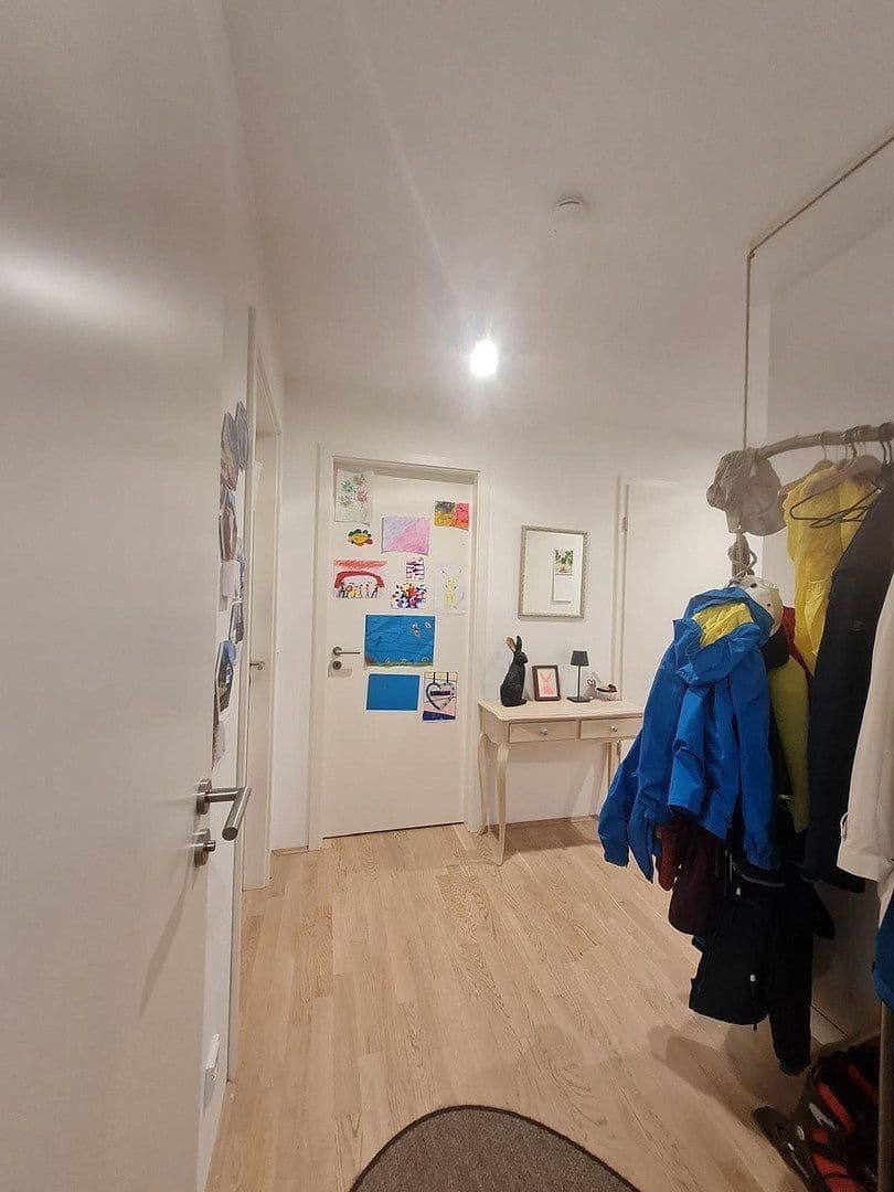 Prenájom bytu 4-izbový 97 m², Colmdorfstr.13, München, Bavorsko Prenájom bytu 4-izbový 97 m², Colmdorfstr.13, München, Bavorsko