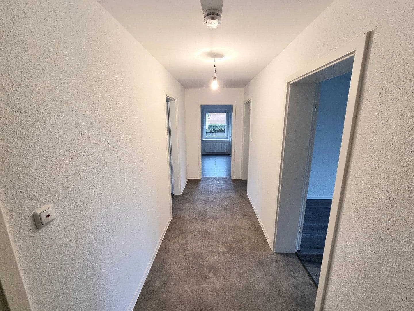 Prenájom bytu 3-izbový 95 m², Hohenhameln, Dolné Sasko Prenájom bytu 3-izbový 95 m², Hohenhameln, Dolné Sasko