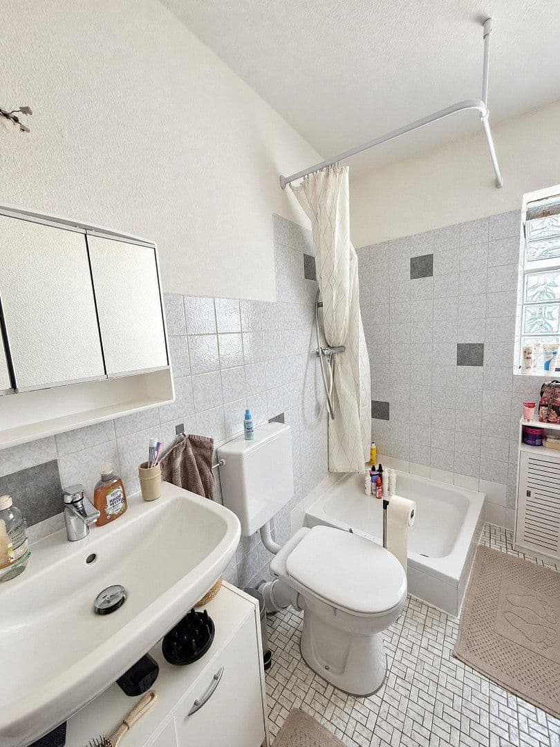 Prenájom bytu 1-izbový 45 m², Gießen, Hesensko Prenájom bytu 1-izbový 45 m², Gießen, Hesensko
