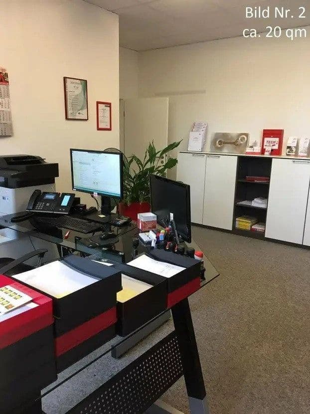 Prenájom kancelárie 230 m², Mergelfeld 11, Lehrte, Dolné Sasko Prenájom kancelárie 230 m², Mergelfeld 11, Lehrte, Dolné Sasko