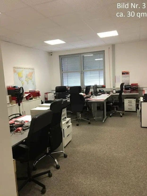 Prenájom kancelárie 230 m², Mergelfeld 11, Lehrte, Dolné Sasko Prenájom kancelárie 230 m², Mergelfeld 11, Lehrte, Dolné Sasko