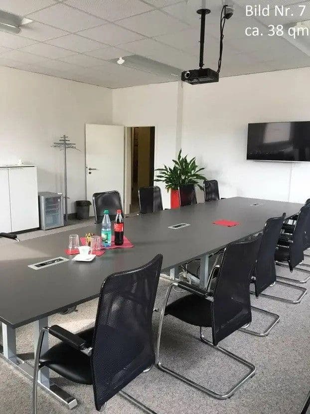 Prenájom kancelárie 230 m², Mergelfeld 11, Lehrte, Dolné Sasko Prenájom kancelárie 230 m², Mergelfeld 11, Lehrte, Dolné Sasko
