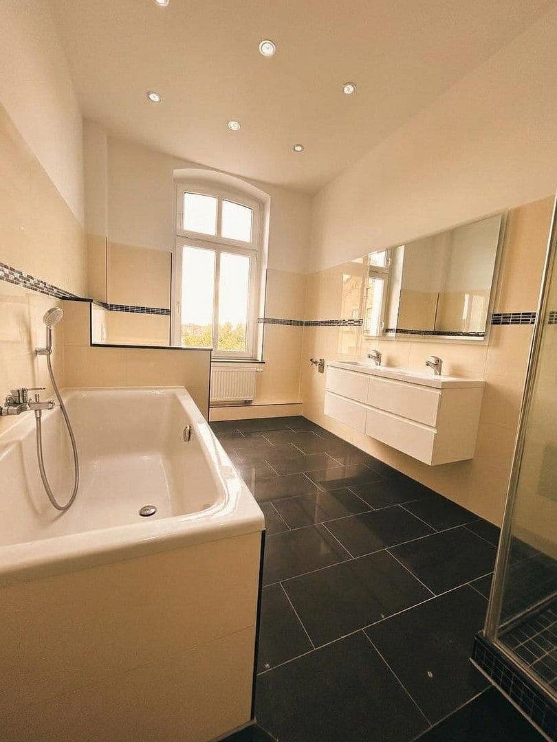 Prenájom bytu 5-izbový 127 m², Hans-Heinen_Straße 45, Dessau-Roßlau, Sasko-Anhaltsko Prenájom bytu 5-izbový 127 m², Hans-Heinen_Straße 45, Dessau-Roßlau, Sasko-Anhaltsko