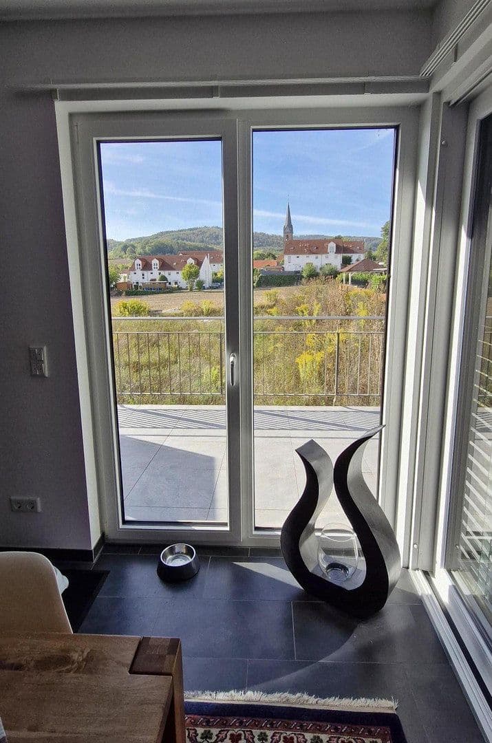 Prenájom bytu 4-izbový 103 m², Am Schloßberg 8a, Fischbachtal, Hesensko Prenájom bytu 4-izbový 103 m², Am Schloßberg 8a, Fischbachtal, Hesensko