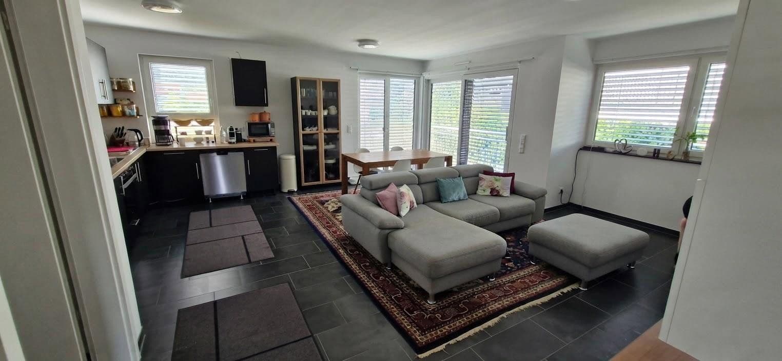 Prenájom bytu 4-izbový 103 m², Am Schloßberg 8a, Fischbachtal, Hesensko Prenájom bytu 4-izbový 103 m², Am Schloßberg 8a, Fischbachtal, Hesensko