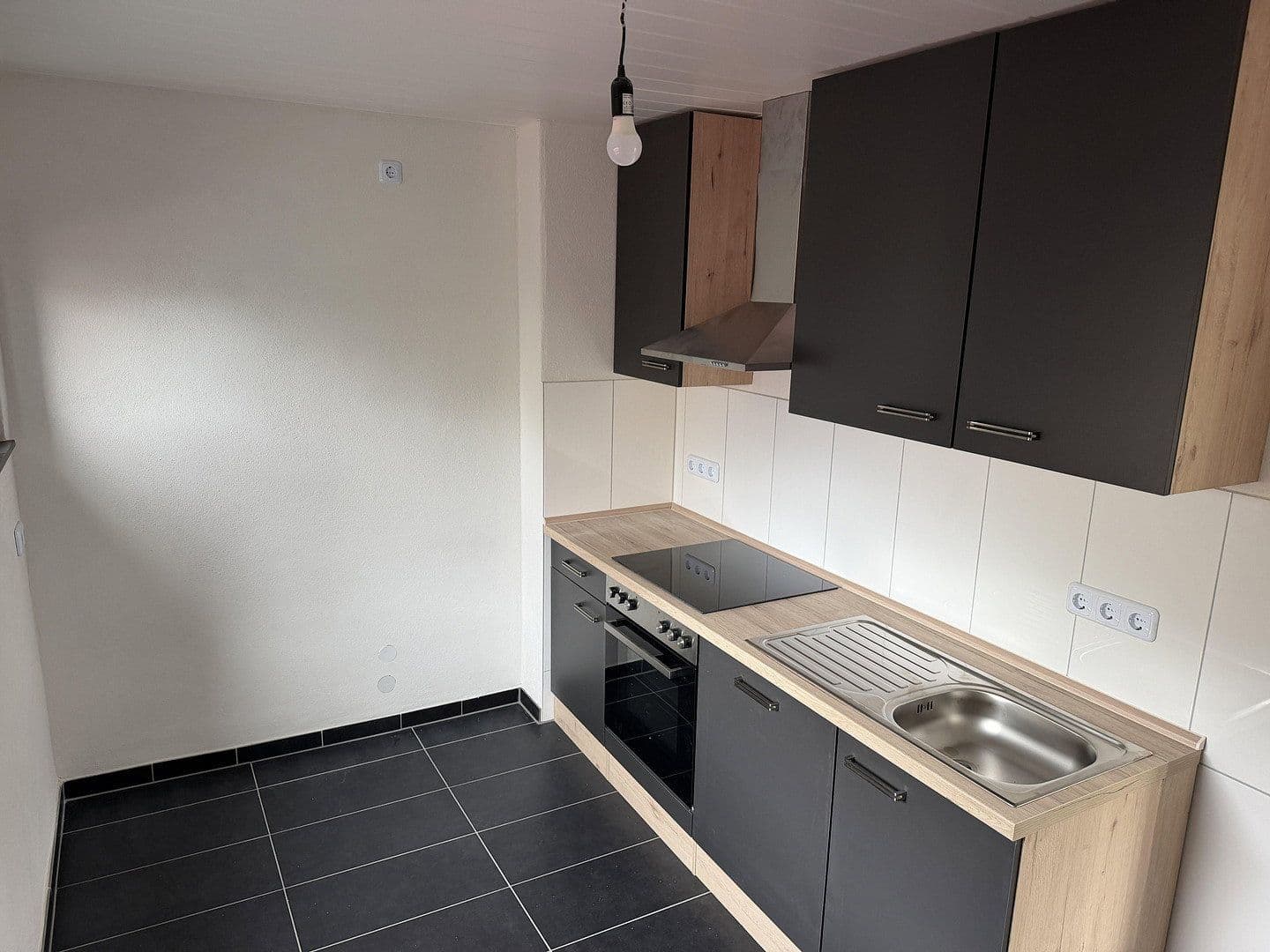 Prenájom bytu 3-izbový 85 m², Haigerseelbacher Str. 18, Haiger, Hesensko Prenájom bytu 3-izbový 85 m², Haigerseelbacher Str. 18, Haiger, Hesensko