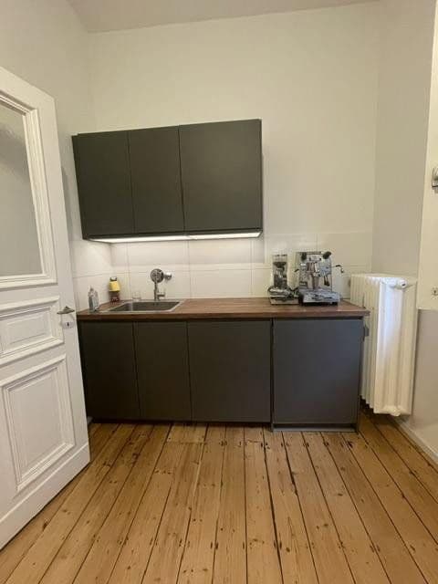 Prenájom bytu 3-izbový 86 m², Kreuzbergstraße 20, Düsseldorf, Severné Porýnie - Westfálsko Prenájom bytu 3-izbový 86 m², Kreuzbergstraße 20, Düsseldorf, Severné Porýnie - Westfálsko