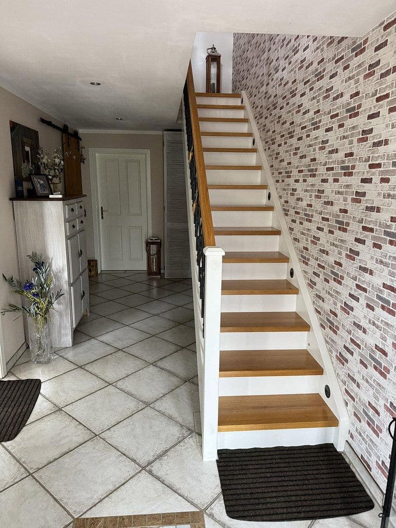 Predaj domu 285 m², pozemok 1.700 m², Langenneufnach, Bavorsko Predaj domu 285 m², pozemok 1.700 m², Langenneufnach, Bavorsko