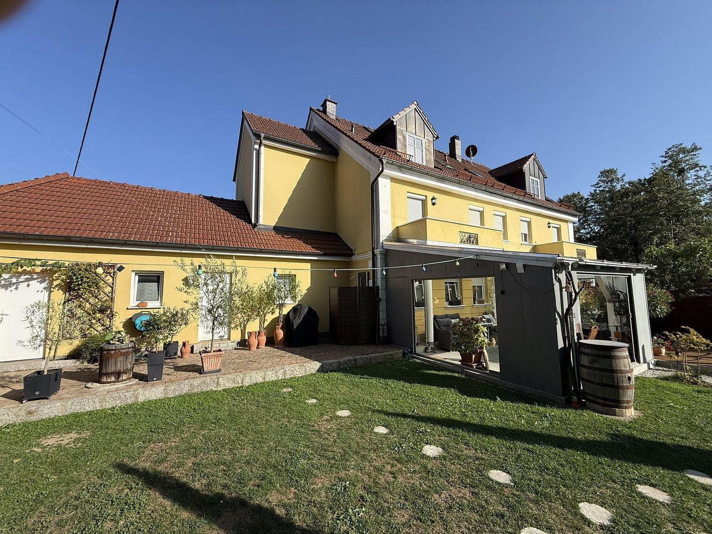 Predaj domu 285 m², pozemok 1.700 m², Langenneufnach, Bavorsko Predaj domu 285 m², pozemok 1.700 m², Langenneufnach, Bavorsko