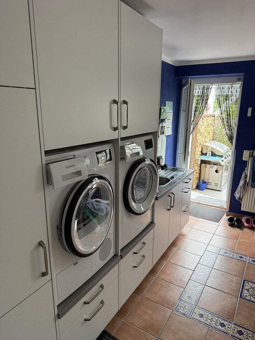 Predaj domu 285 m², pozemok 1.700 m², Langenneufnach, Bavorsko Predaj domu 285 m², pozemok 1.700 m², Langenneufnach, Bavorsko