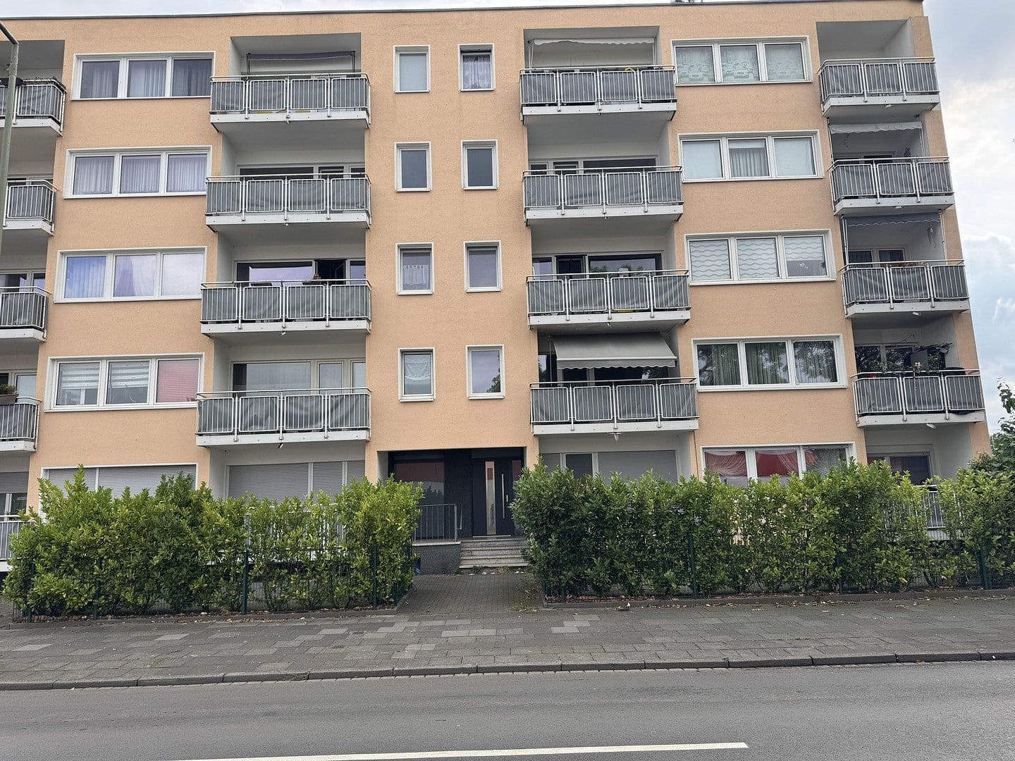 Prenájom bytu 2-izbový 64 m², Eschenstr. 129, Duisburg, Severné Porýnie - Westfálsko Prenájom bytu 2-izbový 64 m², Eschenstr. 129, Duisburg, Severné Porýnie - Westfálsko