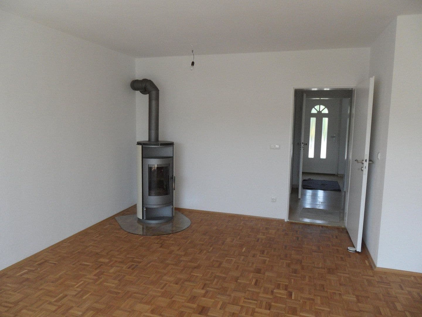 Predaj domu 100 m², pozemok 220 m², Germering, Bavorsko Predaj domu 100 m², pozemok 220 m², Germering, Bavorsko