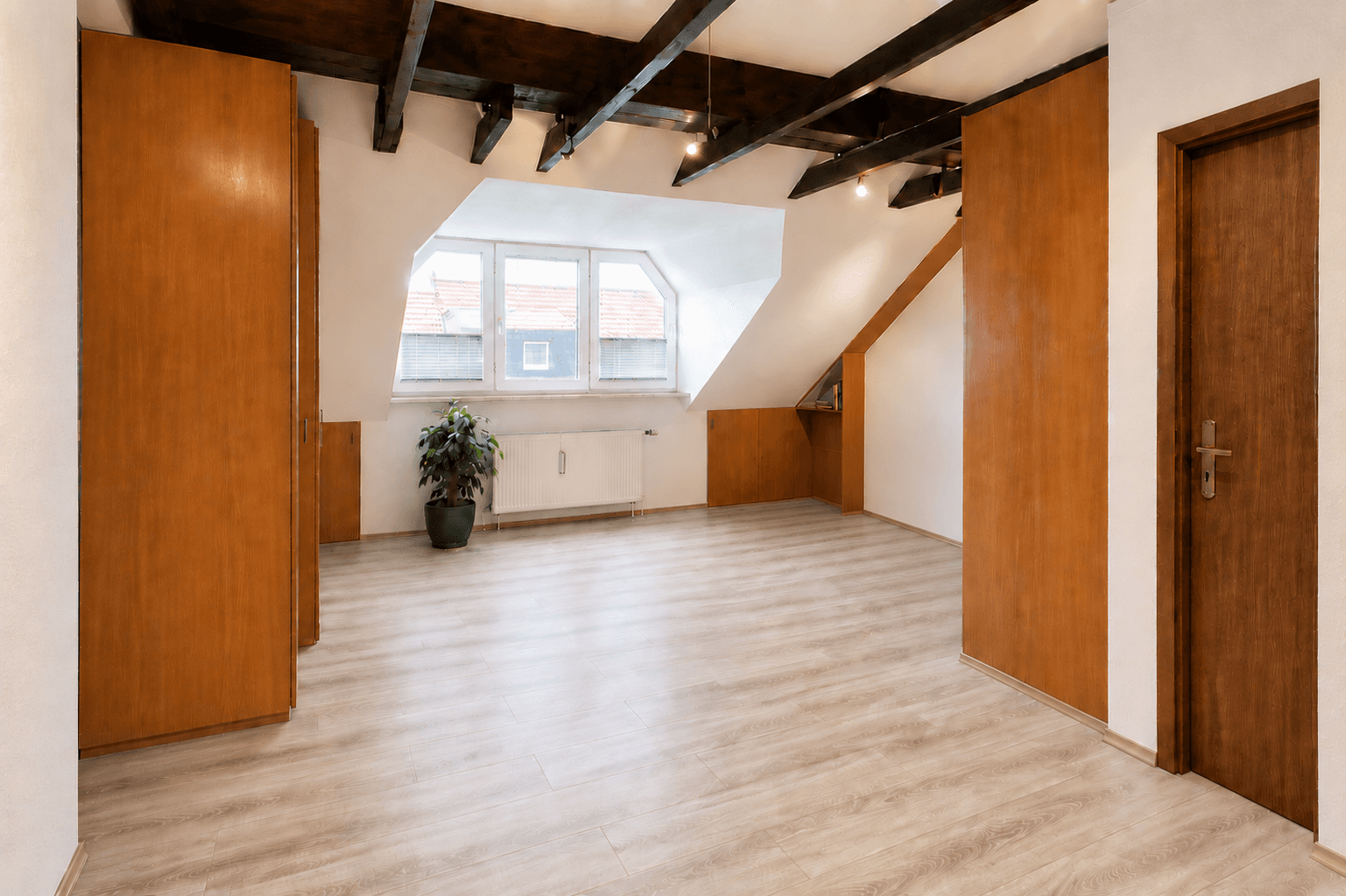 Predaj domu 130 m², pozemok 155 m², Hannover, Dolné Sasko Predaj domu 130 m², pozemok 155 m², Hannover, Dolné Sasko