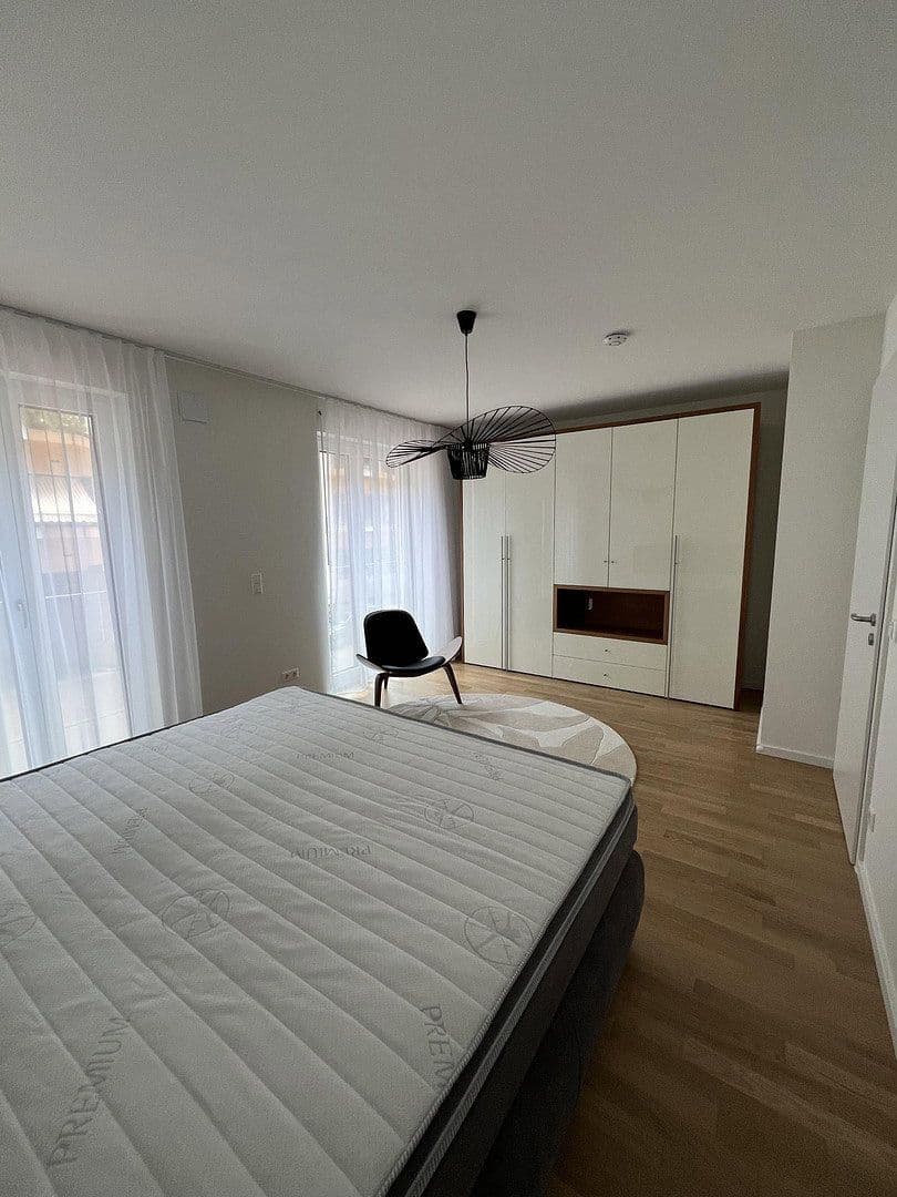 Prenájom bytu 2-izbový 65 m², Mannheim, Bádensko-Wurttembersko Prenájom bytu 2-izbový 65 m², Mannheim, Bádensko-Wurttembersko