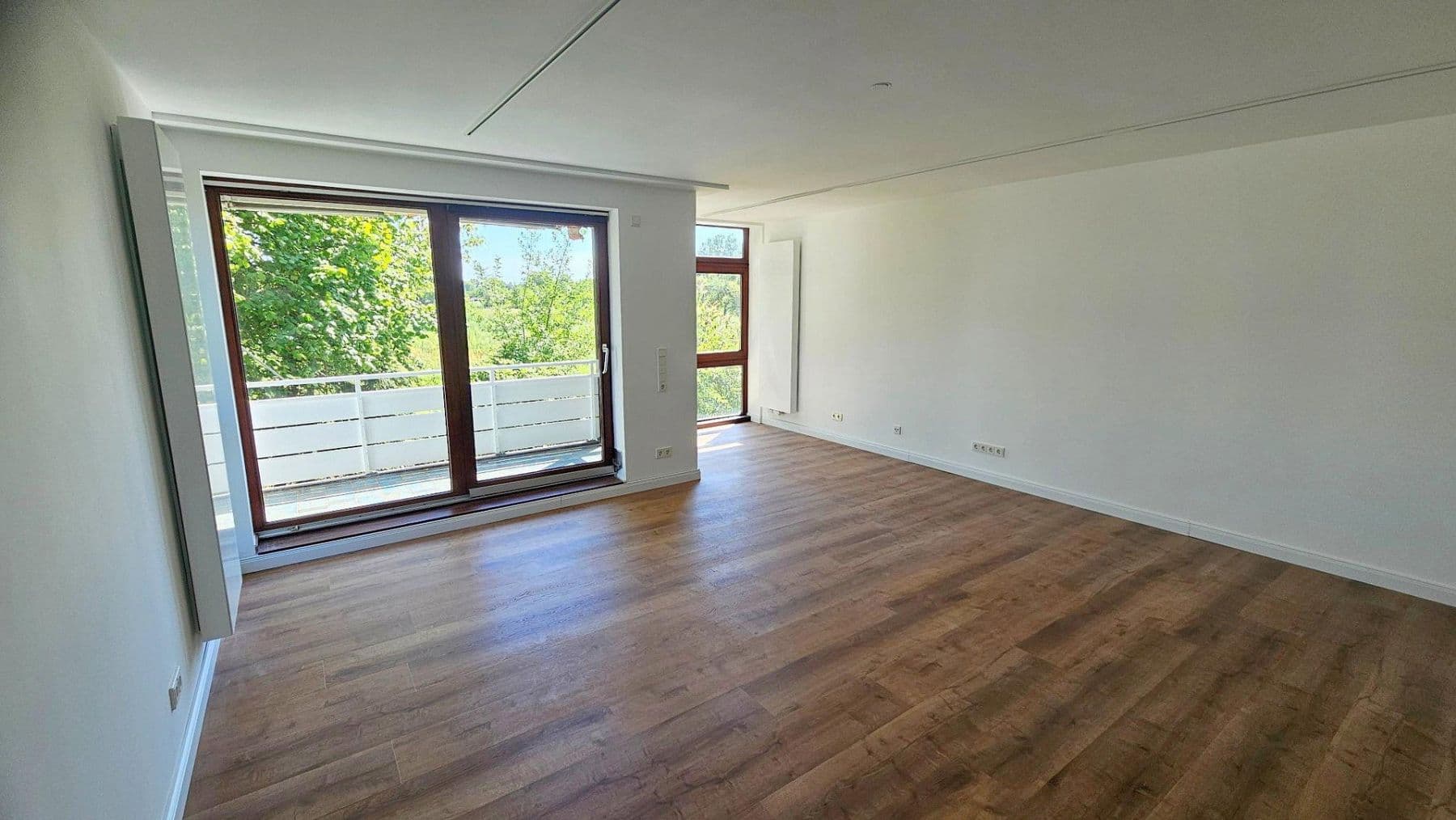 Prenájom bytu 4-izbový 120 m², Bremen, Brémy Prenájom bytu 4-izbový 120 m², Bremen, Brémy