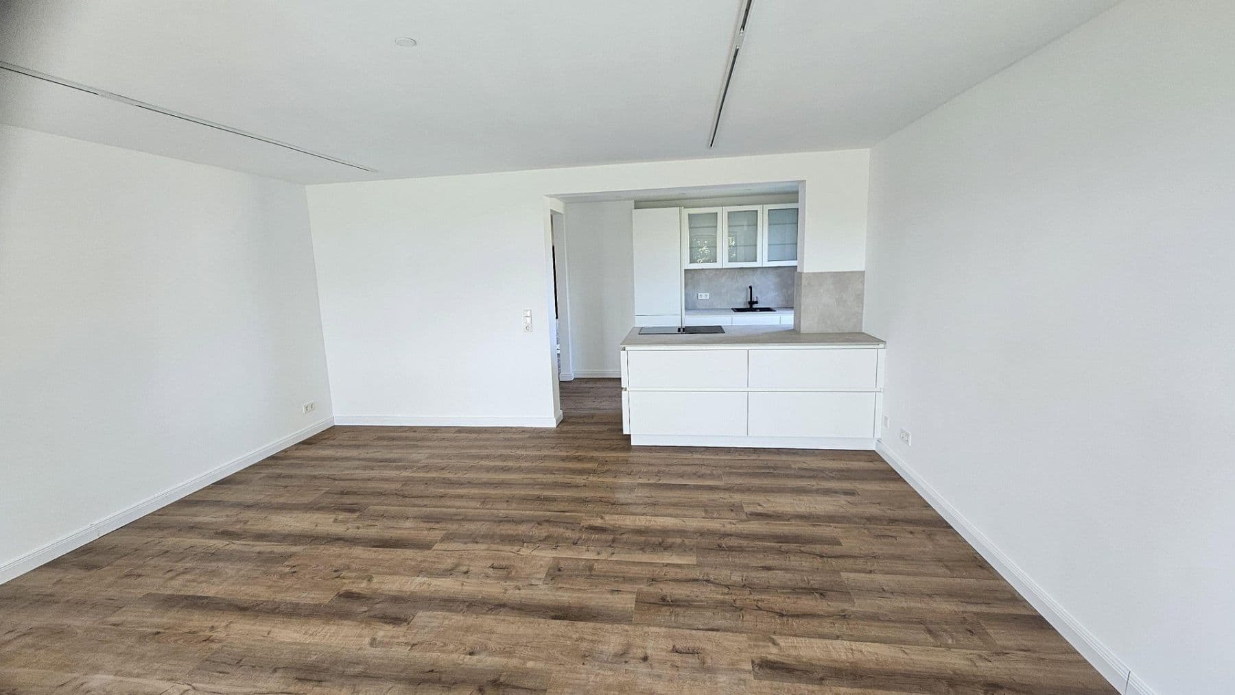 Prenájom bytu 4-izbový 120 m², Bremen, Brémy Prenájom bytu 4-izbový 120 m², Bremen, Brémy