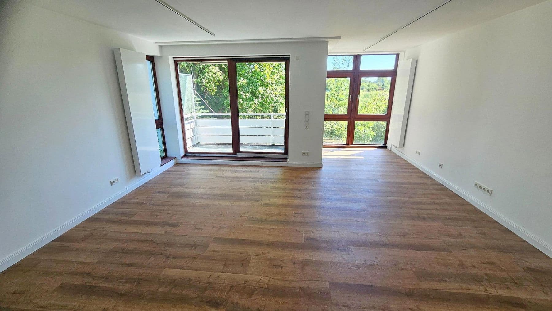 Prenájom bytu 4-izbový 120 m², Bremen, Brémy Prenájom bytu 4-izbový 120 m², Bremen, Brémy