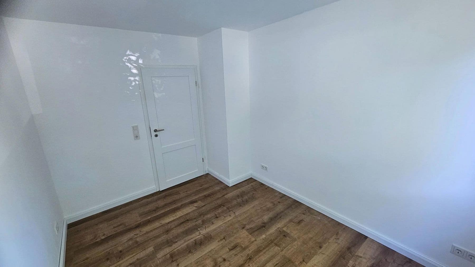 Prenájom bytu 4-izbový 120 m², Bremen, Brémy Prenájom bytu 4-izbový 120 m², Bremen, Brémy