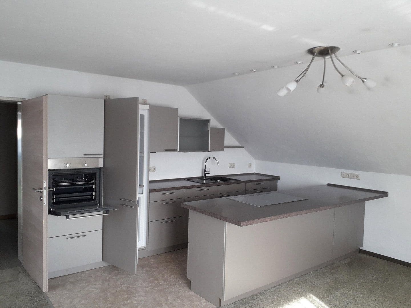 Prenájom bytu 2-izbový 85 m², Weiterstadt, Hesensko Prenájom bytu 2-izbový 85 m², Weiterstadt, Hesensko