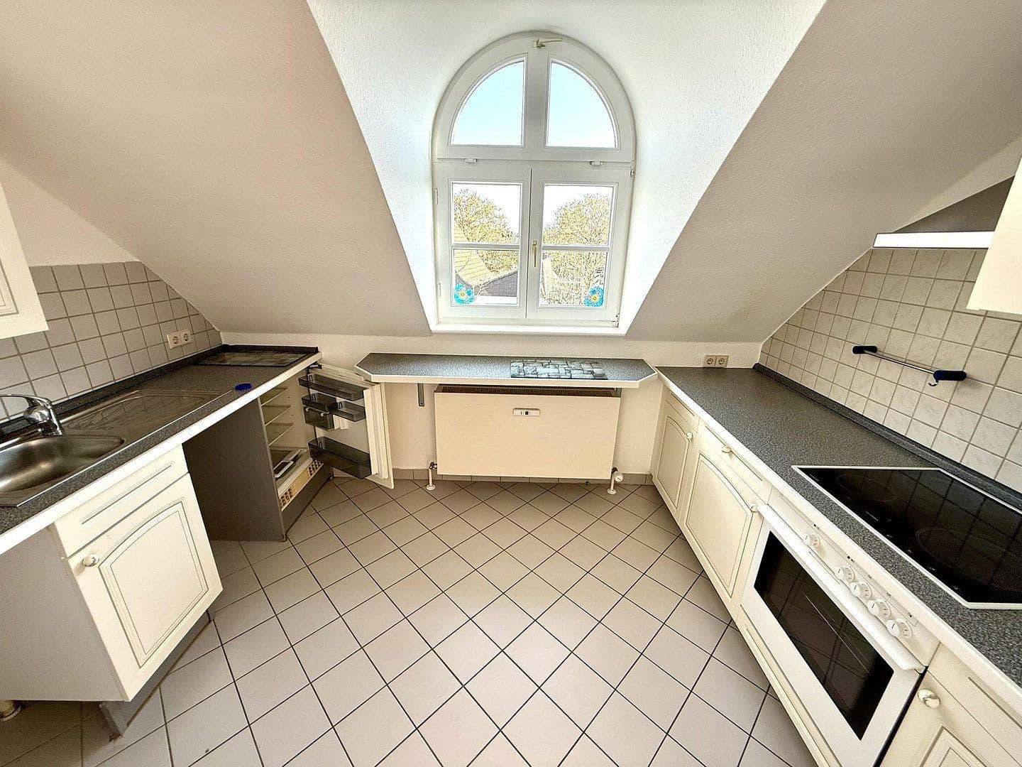 Predaj domu 415 m², pozemok 842 m², Titlisweg 29, Berlin, Berlín Predaj domu 415 m², pozemok 842 m², Titlisweg 29, Berlin, Berlín