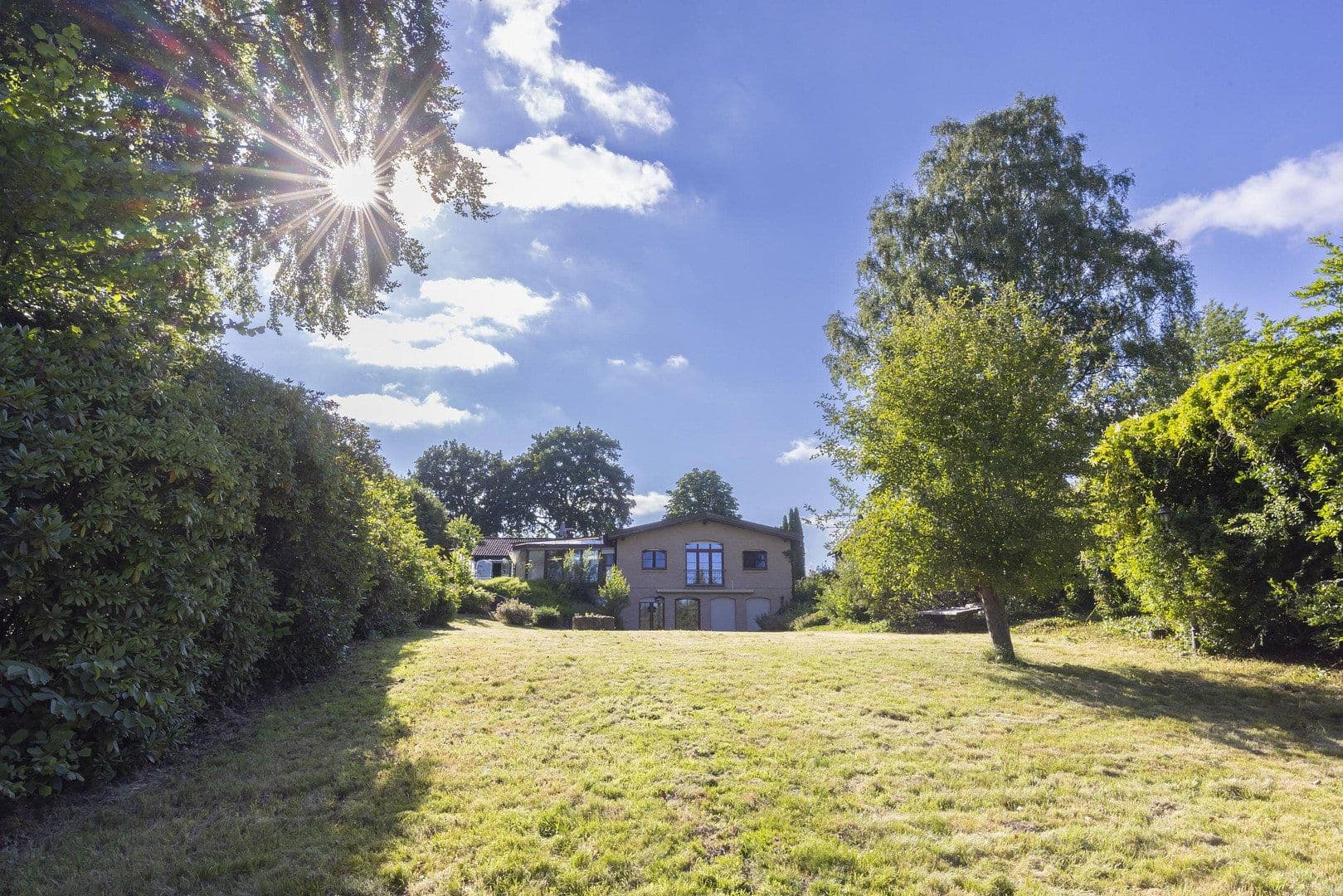 Predaj domu 248 m², pozemok 2.428 m², Bad Schwartau, Šlezvicko-Holštajnsko Predaj domu 248 m², pozemok 2.428 m², Bad Schwartau, Šlezvicko-Holštajnsko
