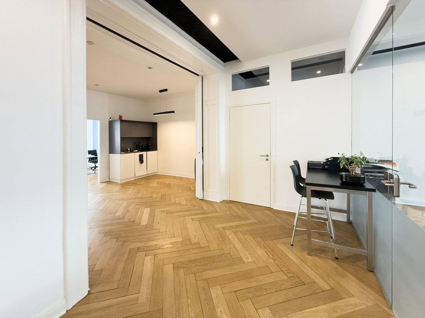Prenájom kancelárie 160 m², Kurfürstendamm 136, Berlin, Berlín Prenájom kancelárie 160 m², Kurfürstendamm 136, Berlin, Berlín
