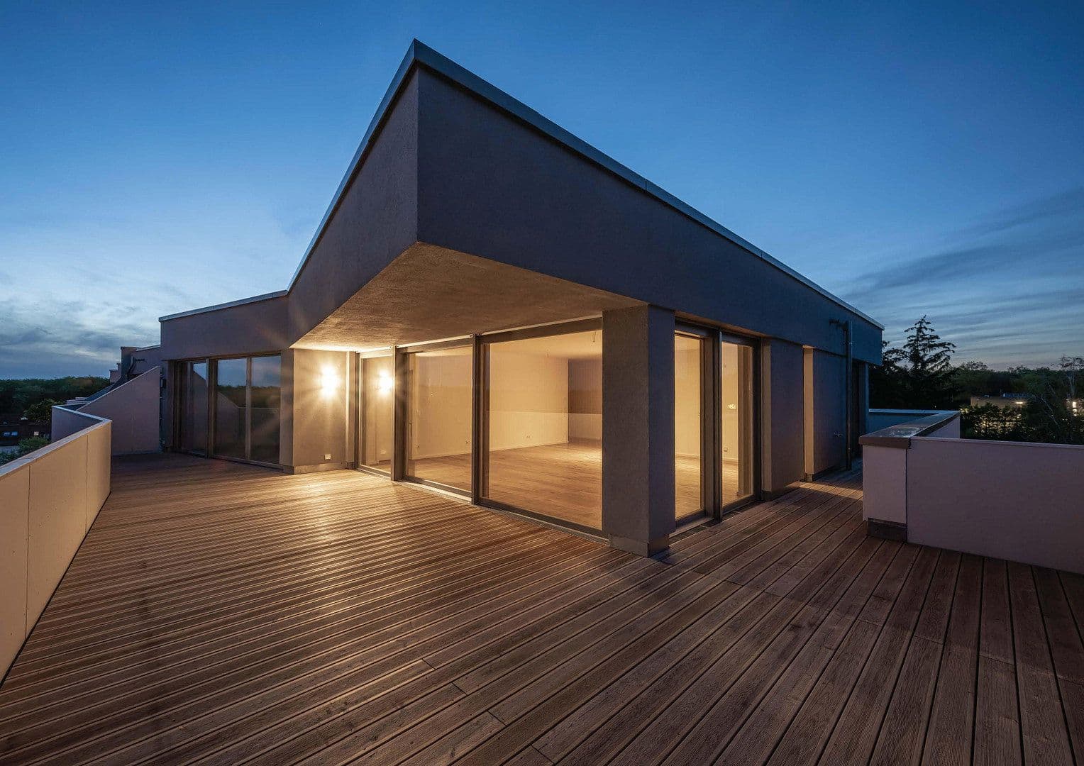 Prenájom bytu 5-izbový 146 m², Paul-Flechsig-Straße 11, Leipzig, Sasko Prenájom bytu 5-izbový 146 m², Paul-Flechsig-Straße 11, Leipzig, Sasko