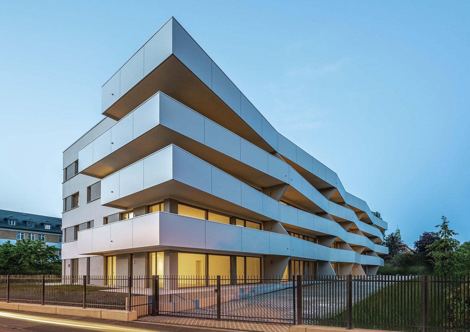 Prenájom bytu 5-izbový 146 m², Paul-Flechsig-Straße 11, Leipzig, Sasko Prenájom bytu 5-izbový 146 m², Paul-Flechsig-Straße 11, Leipzig, Sasko