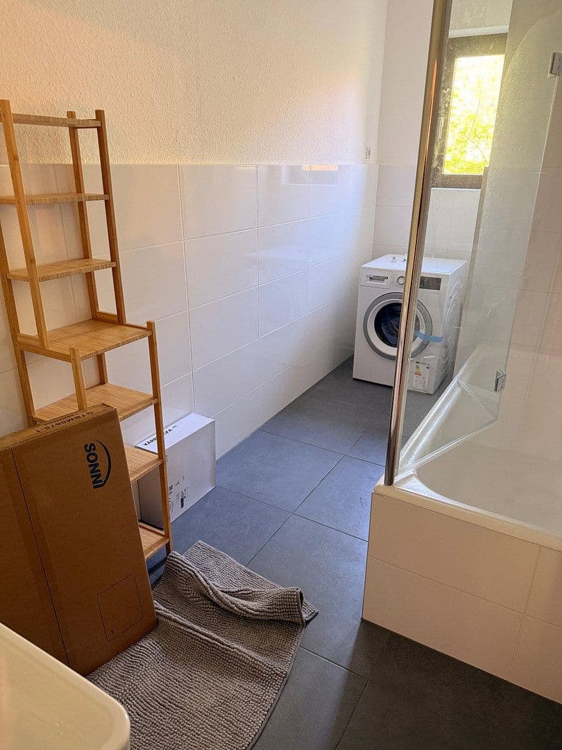 Prenájom bytu 1-izbový 37 m², Heinrichstr. 105, Düsseldorf, Severné Porýnie - Westfálsko Prenájom bytu 1-izbový 37 m², Heinrichstr. 105, Düsseldorf, Severné Porýnie - Westfálsko