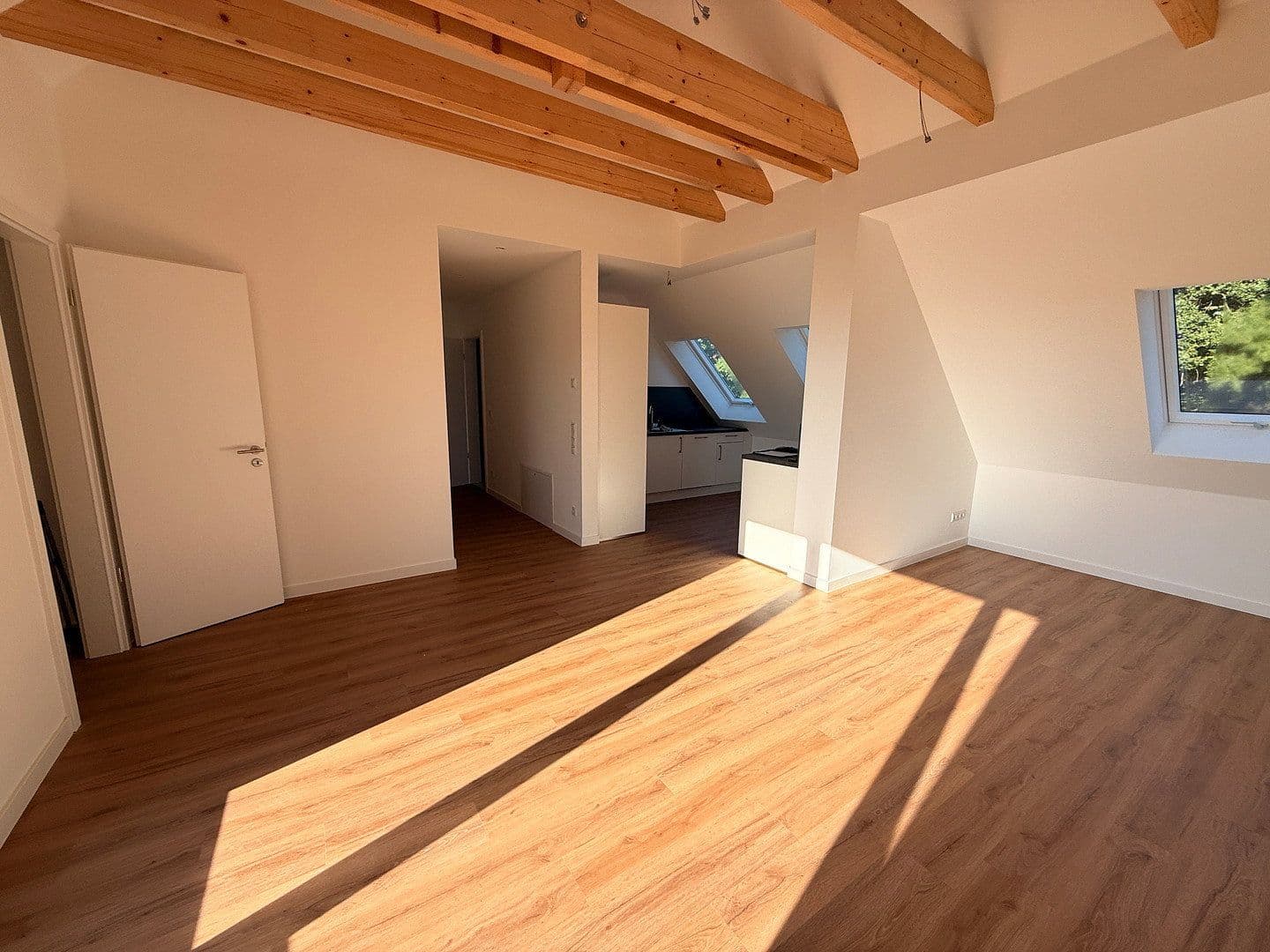Prenájom bytu 3-izbový 75 m², Klingerplatz 4, Leipzig, Sasko Prenájom bytu 3-izbový 75 m², Klingerplatz 4, Leipzig, Sasko