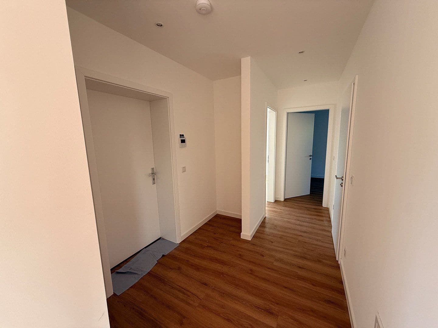 Prenájom bytu 3-izbový 75 m², Klingerplatz 4, Leipzig, Sasko Prenájom bytu 3-izbový 75 m², Klingerplatz 4, Leipzig, Sasko