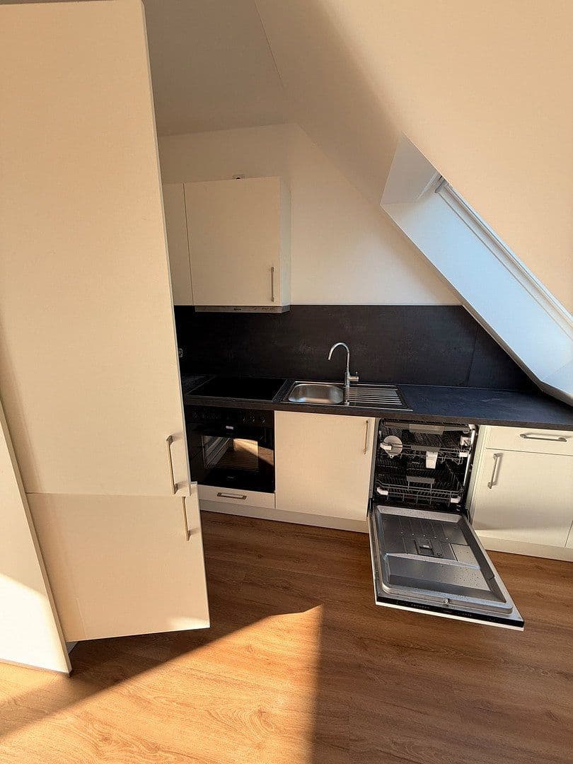 Prenájom bytu 3-izbový 75 m², Klingerplatz 4, Leipzig, Sasko Prenájom bytu 3-izbový 75 m², Klingerplatz 4, Leipzig, Sasko