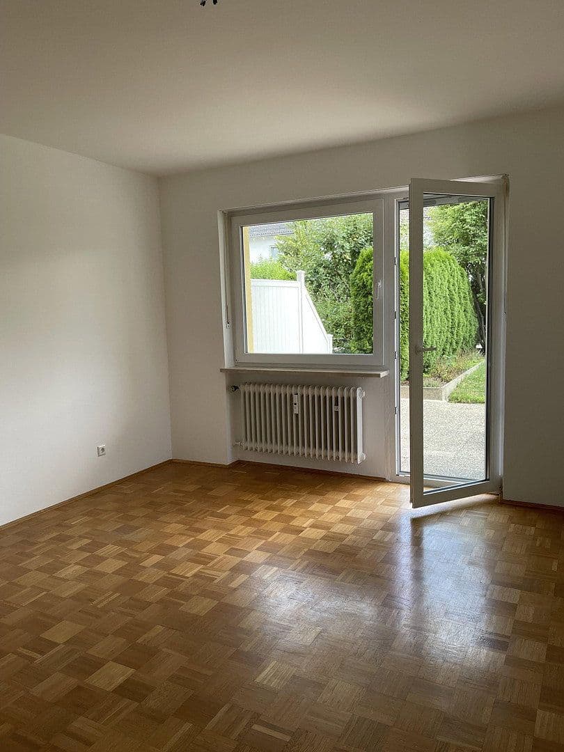Prenájom bytu 3-izbový 70 m², Planegg, Bavorsko Prenájom bytu 3-izbový 70 m², Planegg, Bavorsko