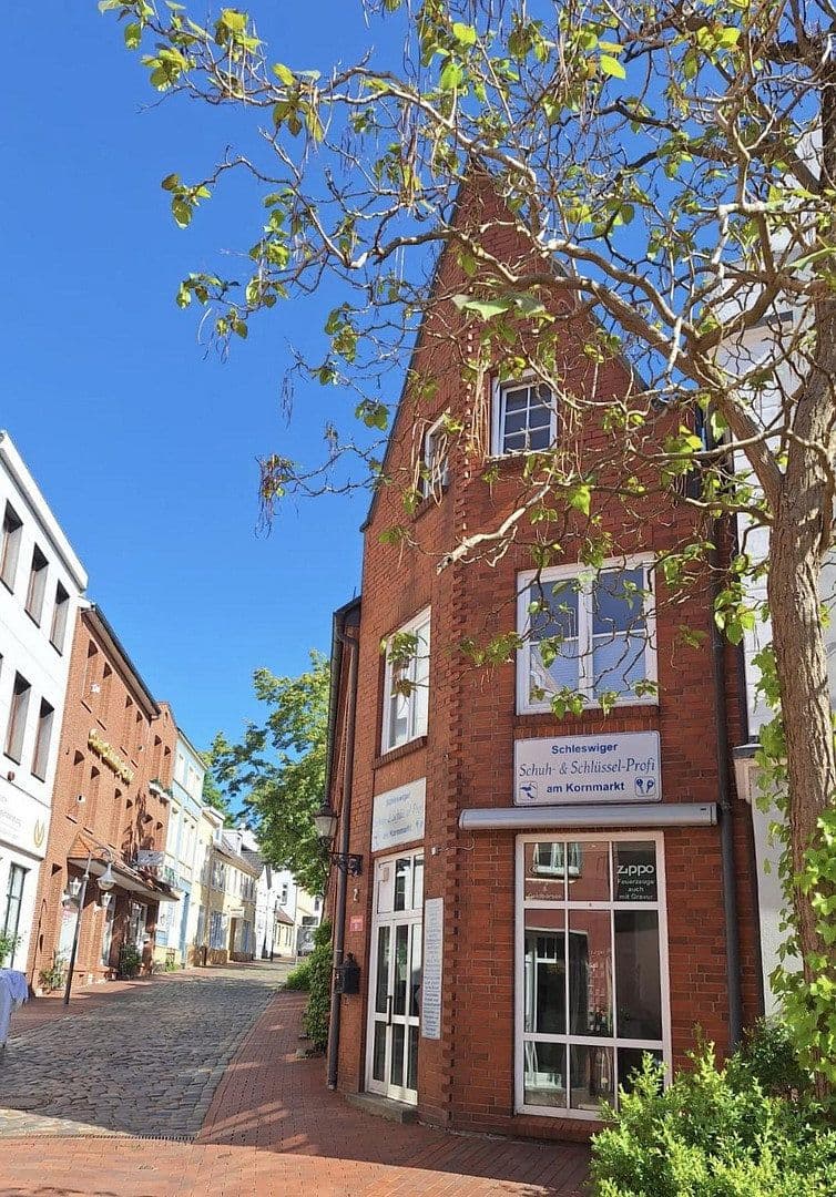 Predaj domu 263 m², pozemok 126 m², Michaelisstr.2, Schleswig, Šlezvicko-Holštajnsko Predaj domu 263 m², pozemok 126 m², Michaelisstr.2, Schleswig, Šlezvicko-Holštajnsko