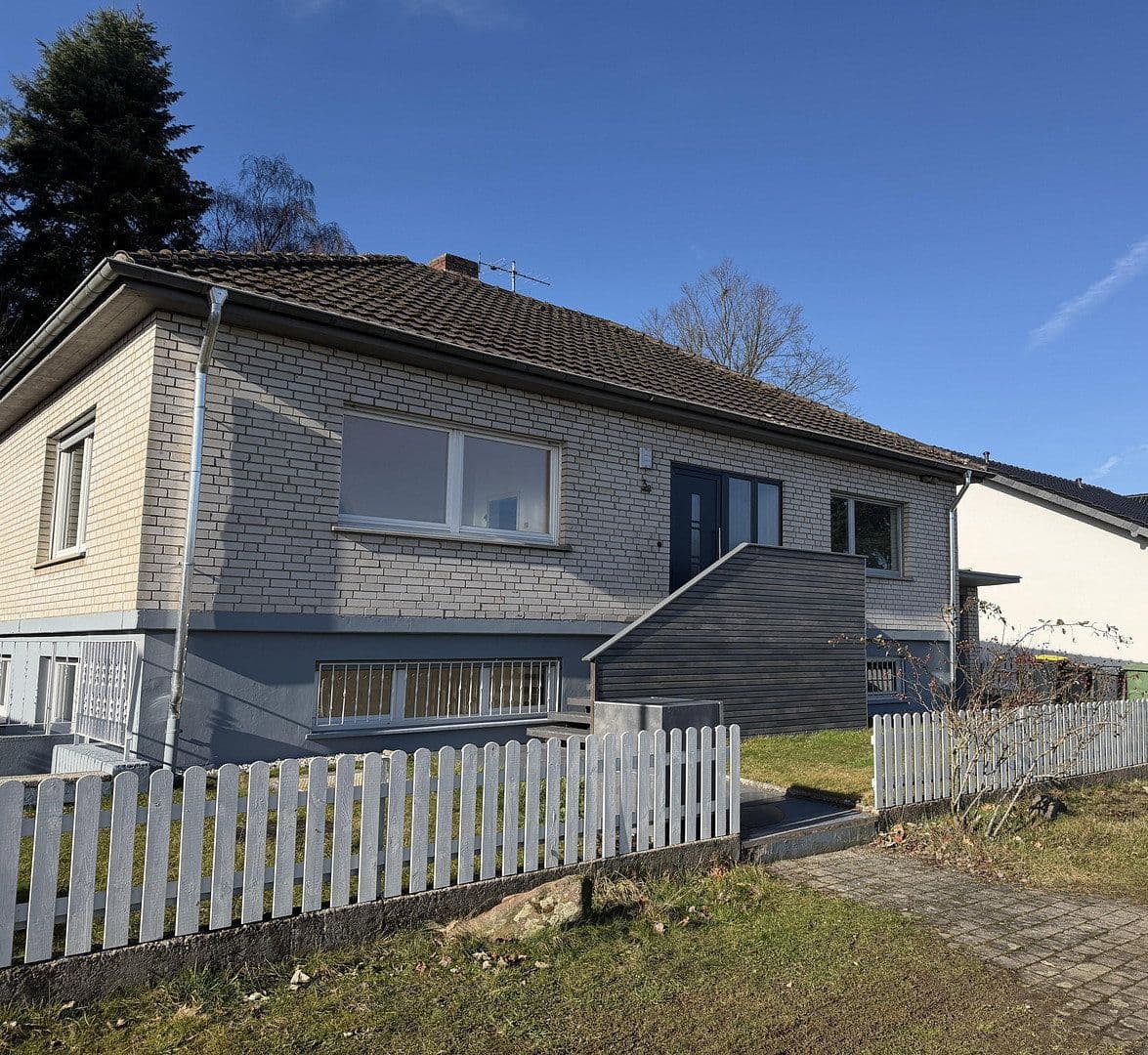 Predaj domu 142 m², pozemok 700 m², Alte Str. 3a, Bad Honnef, Severné Porýnie - Westfálsko Predaj domu 142 m², pozemok 700 m², Alte Str. 3a, Bad Honnef, Severné Porýnie - Westfálsko