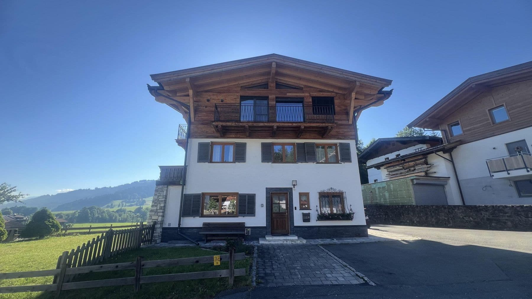 Predaj domu 187 m², pozemok 794 m², Schmiedboden 1, Oberndorf, Tirolsko Predaj domu 187 m², pozemok 794 m², Schmiedboden 1, Oberndorf, Tirolsko