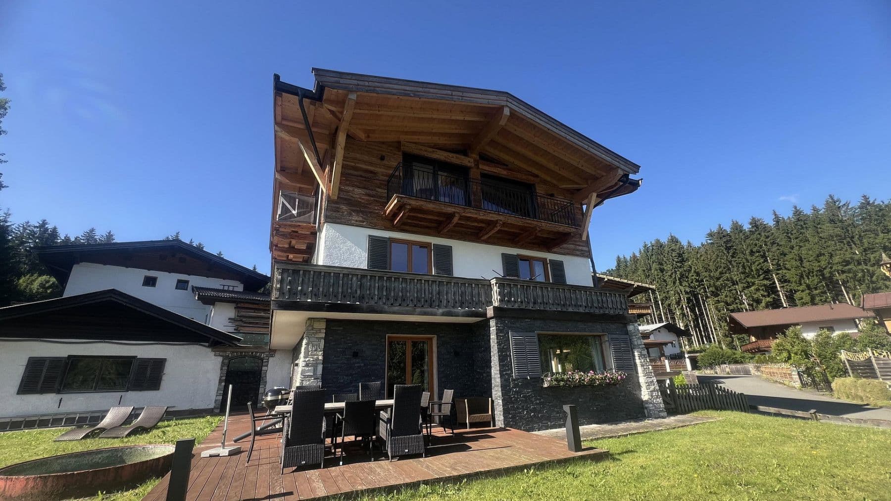 Predaj domu 187 m², pozemok 794 m², Schmiedboden 1, Oberndorf, Tirolsko Predaj domu 187 m², pozemok 794 m², Schmiedboden 1, Oberndorf, Tirolsko