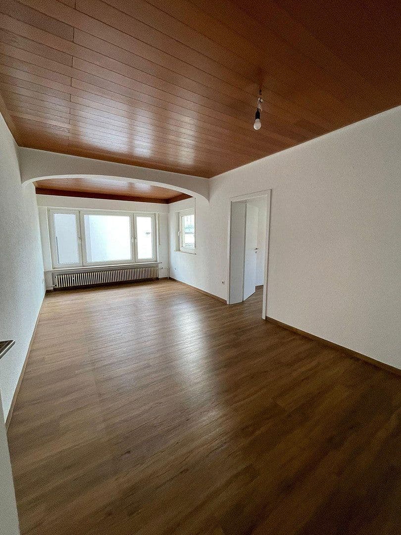 Prenájom bytu 4-izbový 108 m², Friedrichshafen, Bádensko-Wurttembersko Prenájom bytu 4-izbový 108 m², Friedrichshafen, Bádensko-Wurttembersko