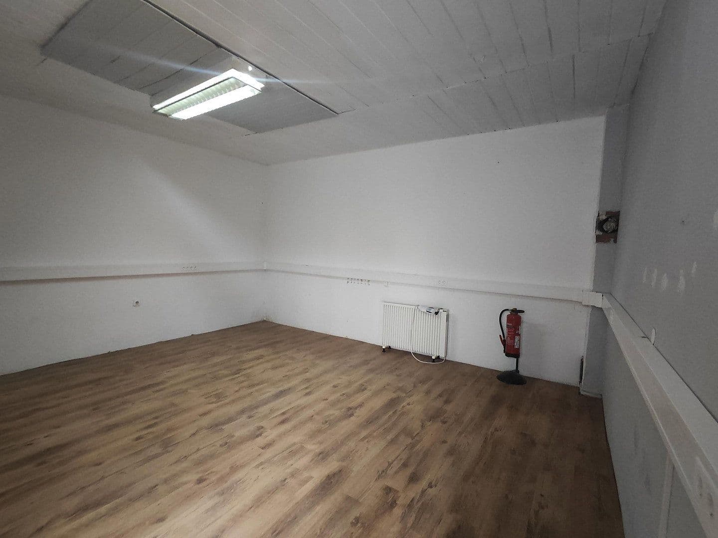Prenájom nebytového priestoru 82 m², Bismarckstr. 296, Gelsenkirchen, Severné Porýnie - Westfálsko Prenájom nebytového priestoru 82 m², Bismarckstr. 296, Gelsenkirchen, Severné Porýnie - Westfálsko