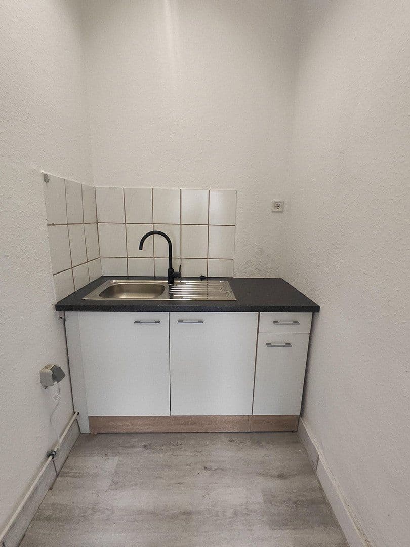 Prenájom nebytového priestoru 82 m², Bismarckstr. 296, Gelsenkirchen, Severné Porýnie - Westfálsko Prenájom nebytového priestoru 82 m², Bismarckstr. 296, Gelsenkirchen, Severné Porýnie - Westfálsko