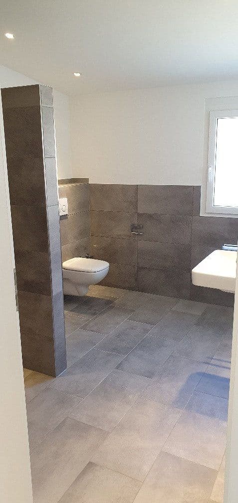 Prenájom bytu 3-izbový 71 m², Zimmermannstrasse 12, Laufenburg (Baden), Bádensko-Wurttembersko Prenájom bytu 3-izbový 71 m², Zimmermannstrasse 12, Laufenburg (Baden), Bádensko-Wurttembersko