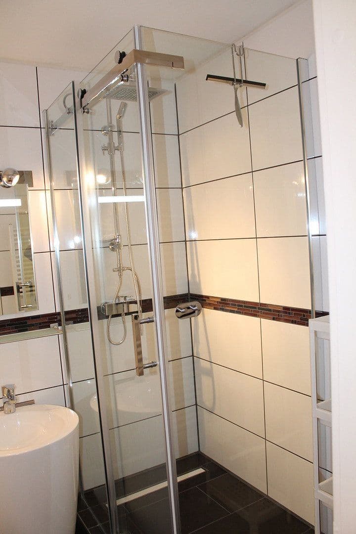 Prenájom bytu 1-izbový 33 m², München, Bavorsko Prenájom bytu 1-izbový 33 m², München, Bavorsko