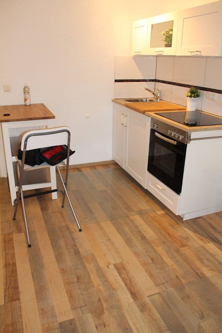 Prenájom bytu 1-izbový 33 m², München, Bavorsko Prenájom bytu 1-izbový 33 m², München, Bavorsko