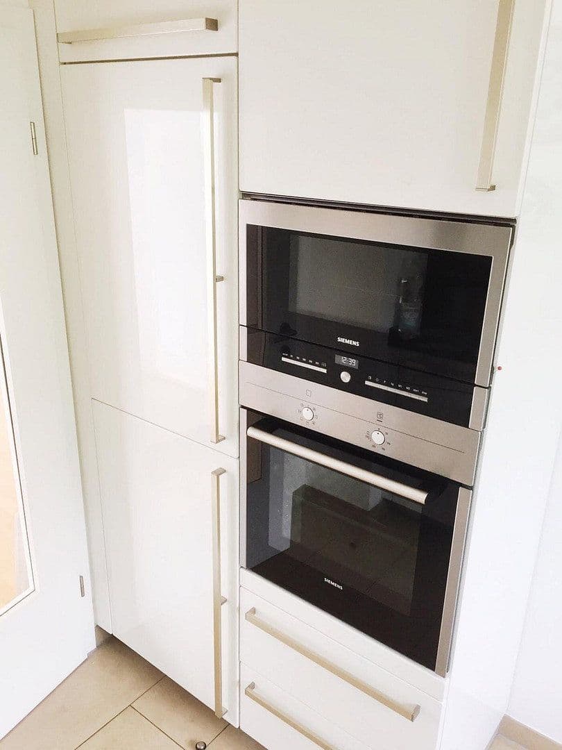 Prenájom domu 154 m², pozemok 350 m², Zum Margarethenzehnten 24, Frankfurt am Main, Hesensko Prenájom domu 154 m², pozemok 350 m², Zum Margarethenzehnten 24, Frankfurt am Main, Hesensko
