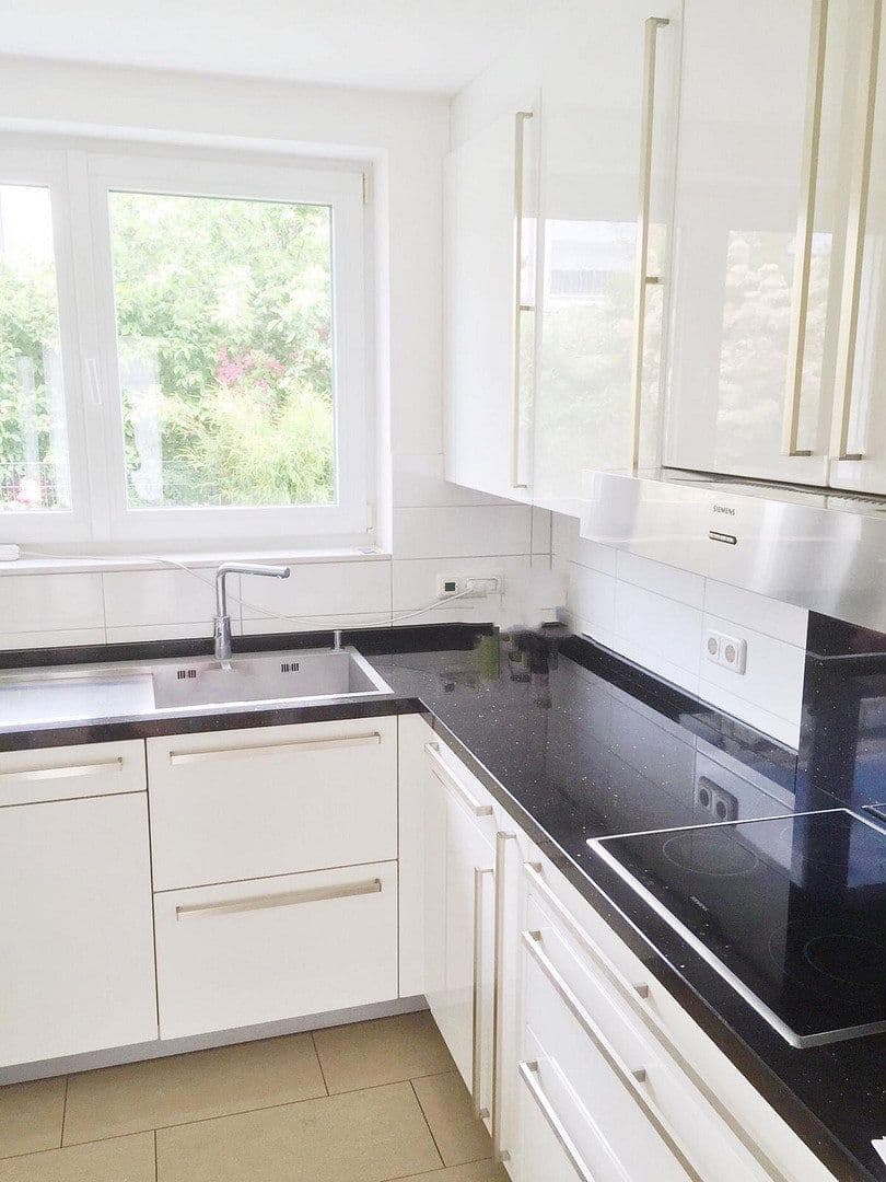 Prenájom domu 154 m², pozemok 350 m², Zum Margarethenzehnten 24, Frankfurt am Main, Hesensko Prenájom domu 154 m², pozemok 350 m², Zum Margarethenzehnten 24, Frankfurt am Main, Hesensko