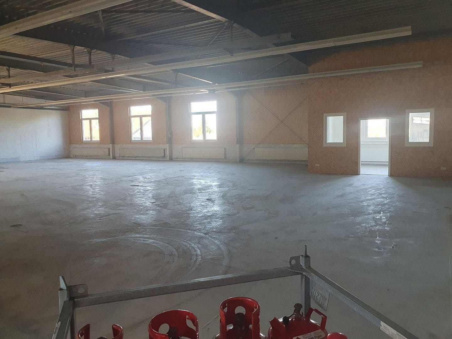 Prenájom nebytového priestoru 1.012 m², Engelsbrand, Bádensko-Wurttembersko Prenájom nebytového priestoru 1.012 m², Engelsbrand, Bádensko-Wurttembersko