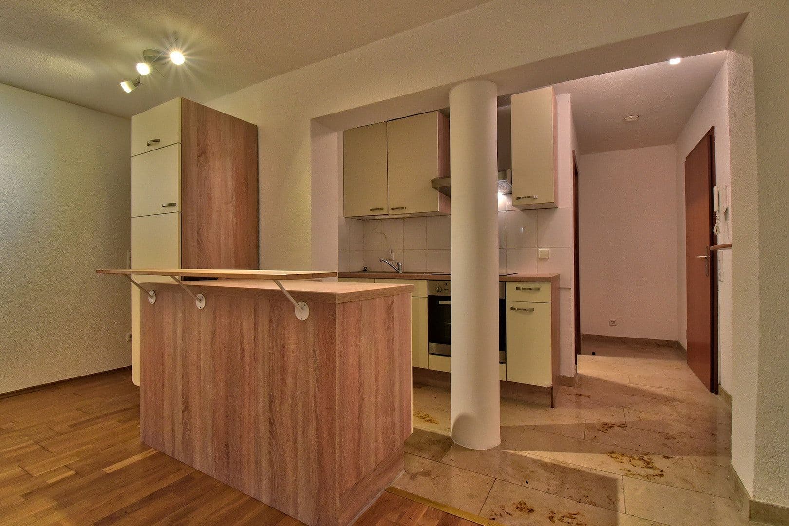 Prenájom bytu 2-izbový 47 m², Stuttgart, Bádensko-Wurttembersko Prenájom bytu 2-izbový 47 m², Stuttgart, Bádensko-Wurttembersko