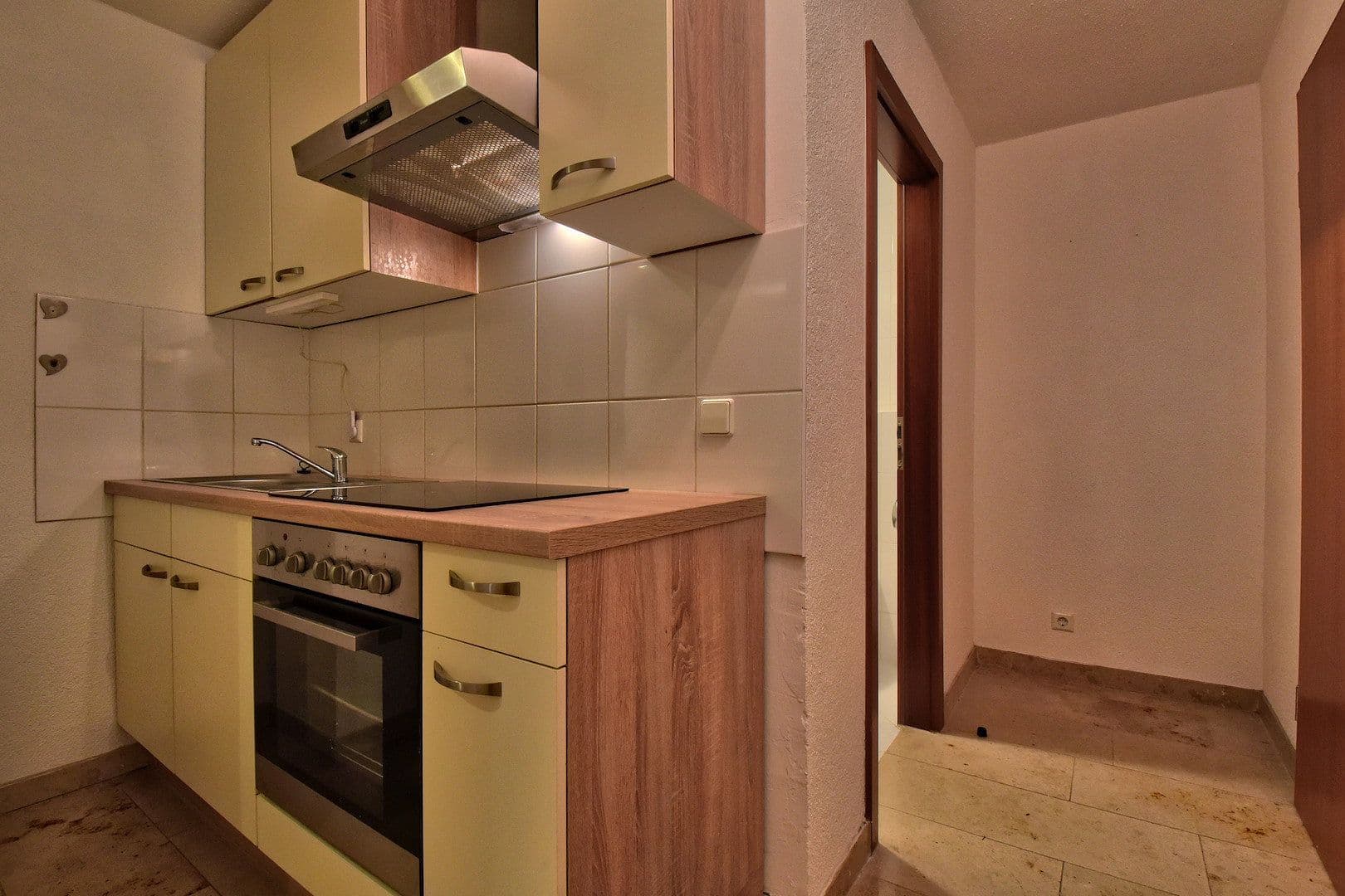 Prenájom bytu 2-izbový 47 m², Stuttgart, Bádensko-Wurttembersko Prenájom bytu 2-izbový 47 m², Stuttgart, Bádensko-Wurttembersko